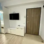 Mirror Lake Apartments