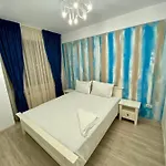 Mirror Lake Apartments